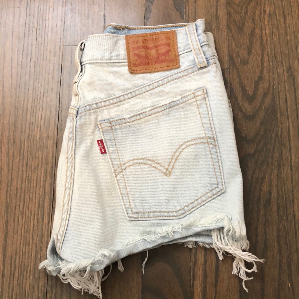 Levi Lightwash Shorts